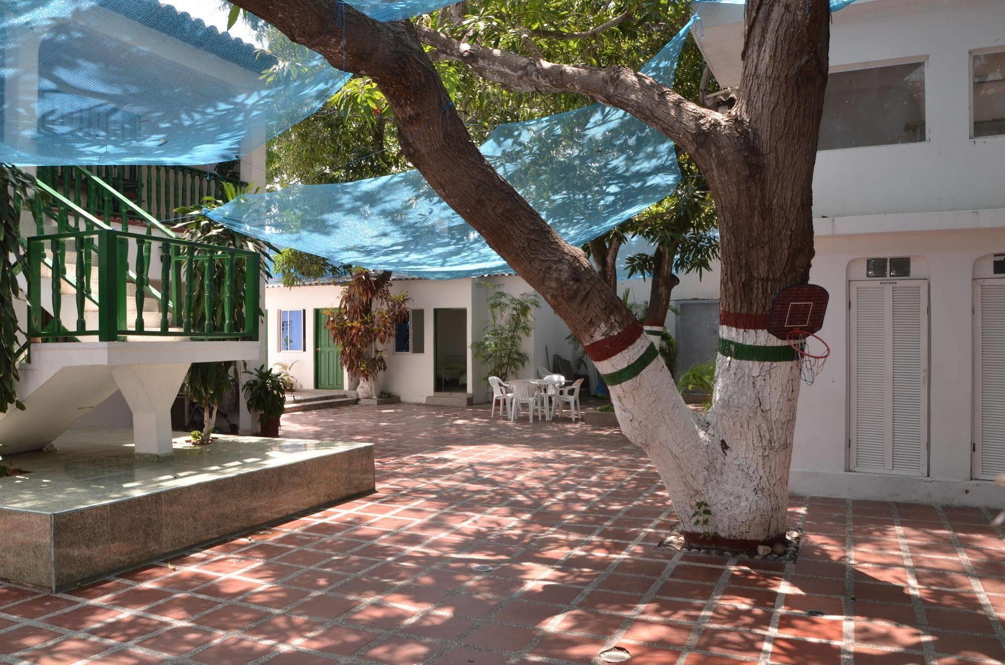 Hotel Vargas Airport Cartagena ภายนอก รูปภาพ