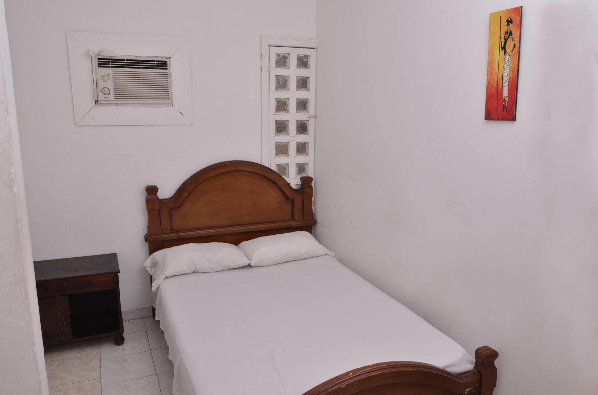 Hotel Vargas Airport Cartagena ภายนอก รูปภาพ