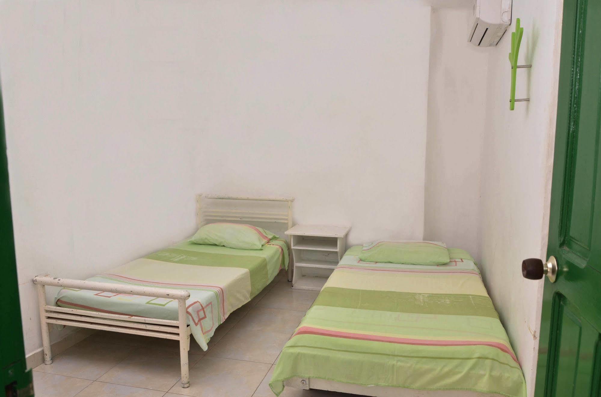 Hotel Vargas Airport Cartagena ภายนอก รูปภาพ