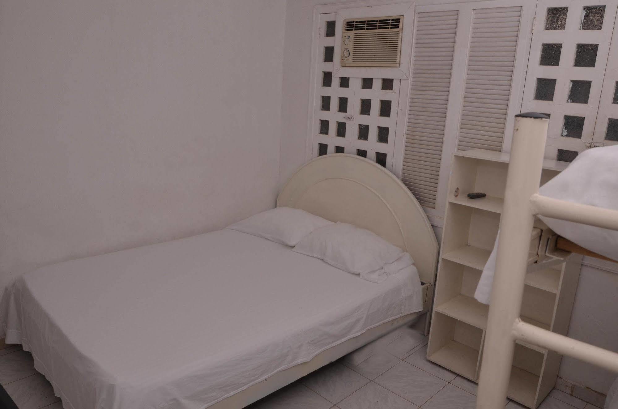 Hotel Vargas Airport Cartagena ภายนอก รูปภาพ