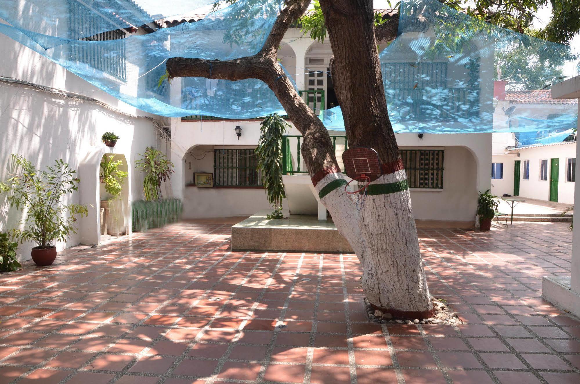Hotel Vargas Airport Cartagena ภายนอก รูปภาพ