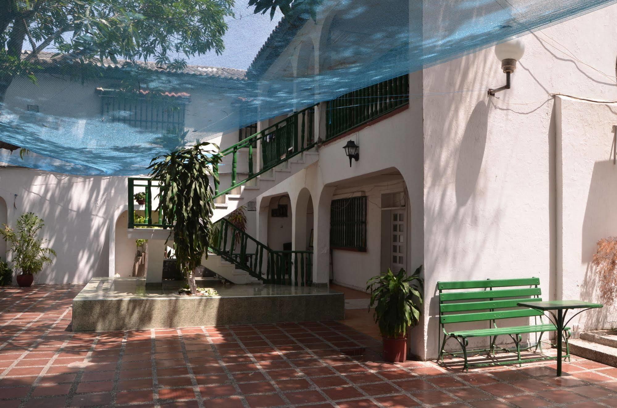 Hotel Vargas Airport Cartagena ภายนอก รูปภาพ